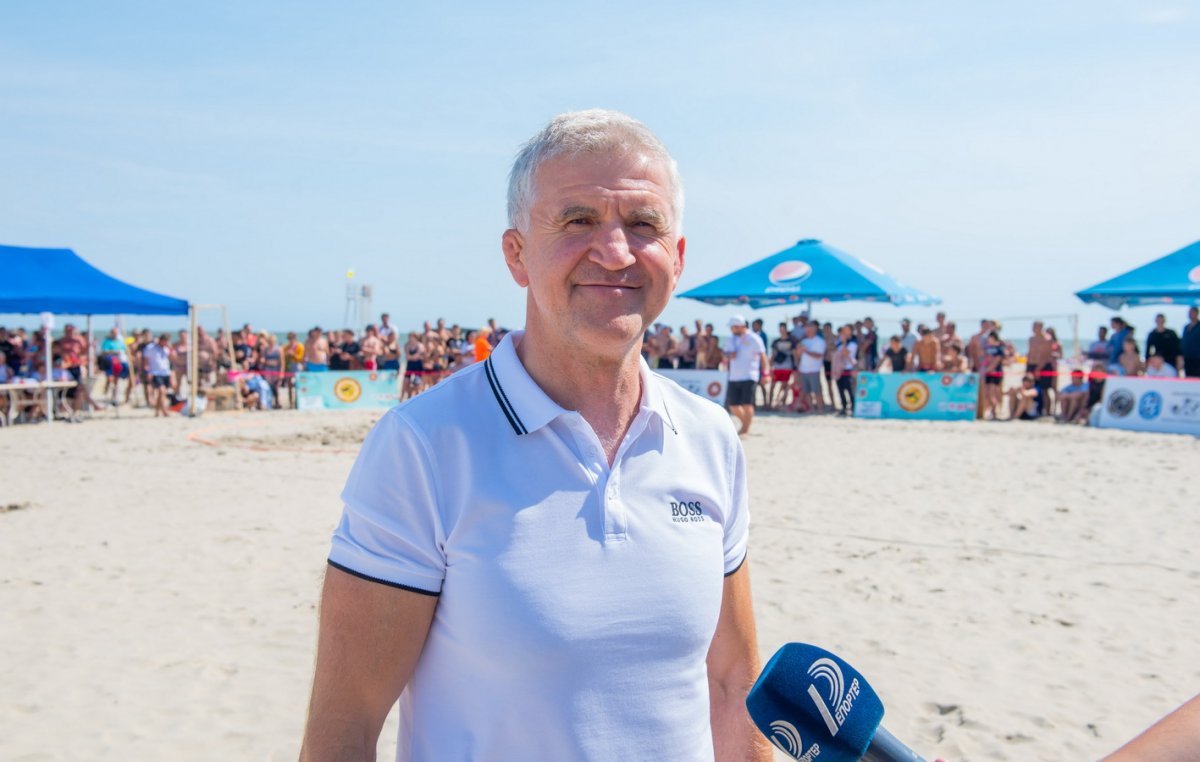Перший в історії чемпіонат України